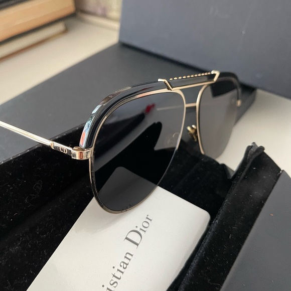 Dior Desertic 9G007 Aviator Sunglasses Unisex
Dark Havana - Picture 5 of 7